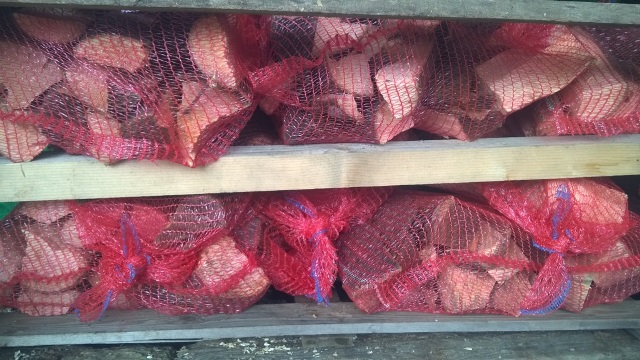  Dřevo pytel - Třešeň na uzení, cca 10 kg
