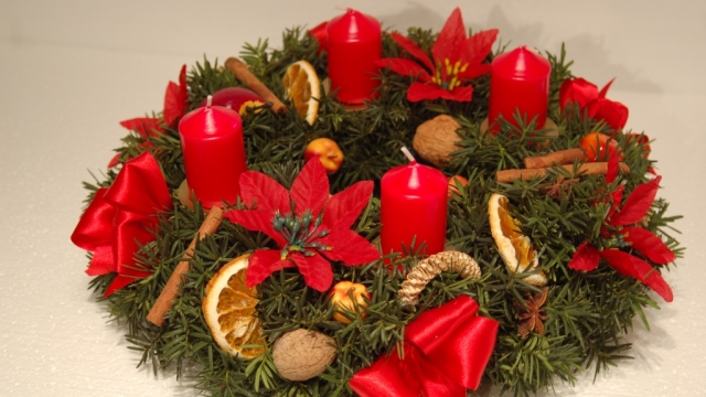 Adventní věnec červený Exkluziv