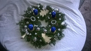 Adventní věnec stříbrnomodrý, modré svíčky
