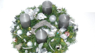 Adventní věnec stříbrný se svíčkami